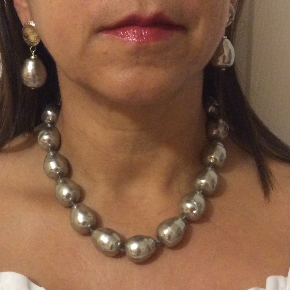 Grey pearls set .